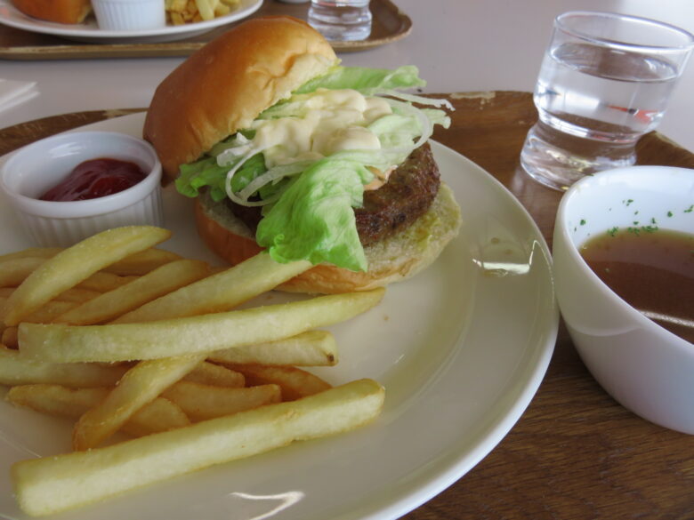 【エースヒル(Ace Hill)】ニセコ・グランヒラフ(Niseko)ゲレンデで美味しいカフェテリアレストラン！