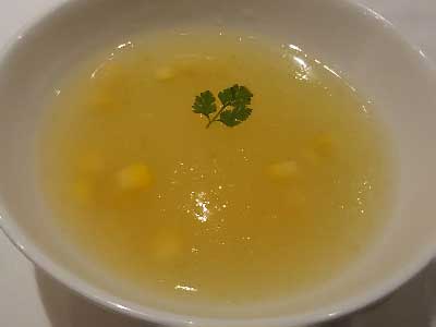 重慶飯店コース料理フカヒレ入りコーンスープ
