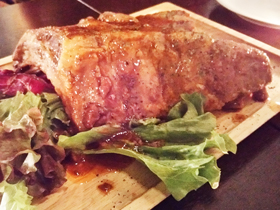 【横浜バル502】お肉とワインを家にいる感覚で楽しめる横浜駅近くの肉バル